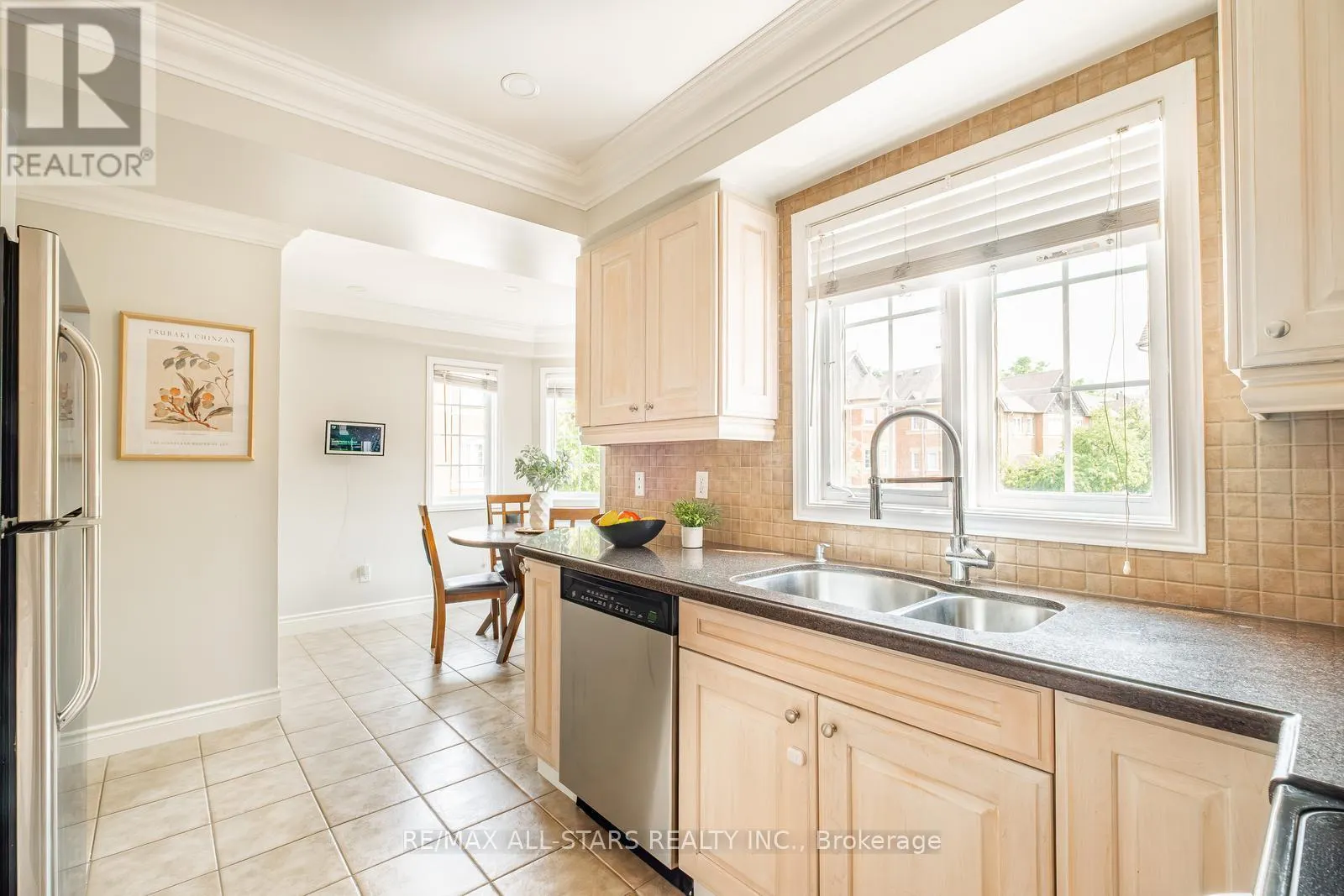 10 - 95 WELDRICK ROAD E