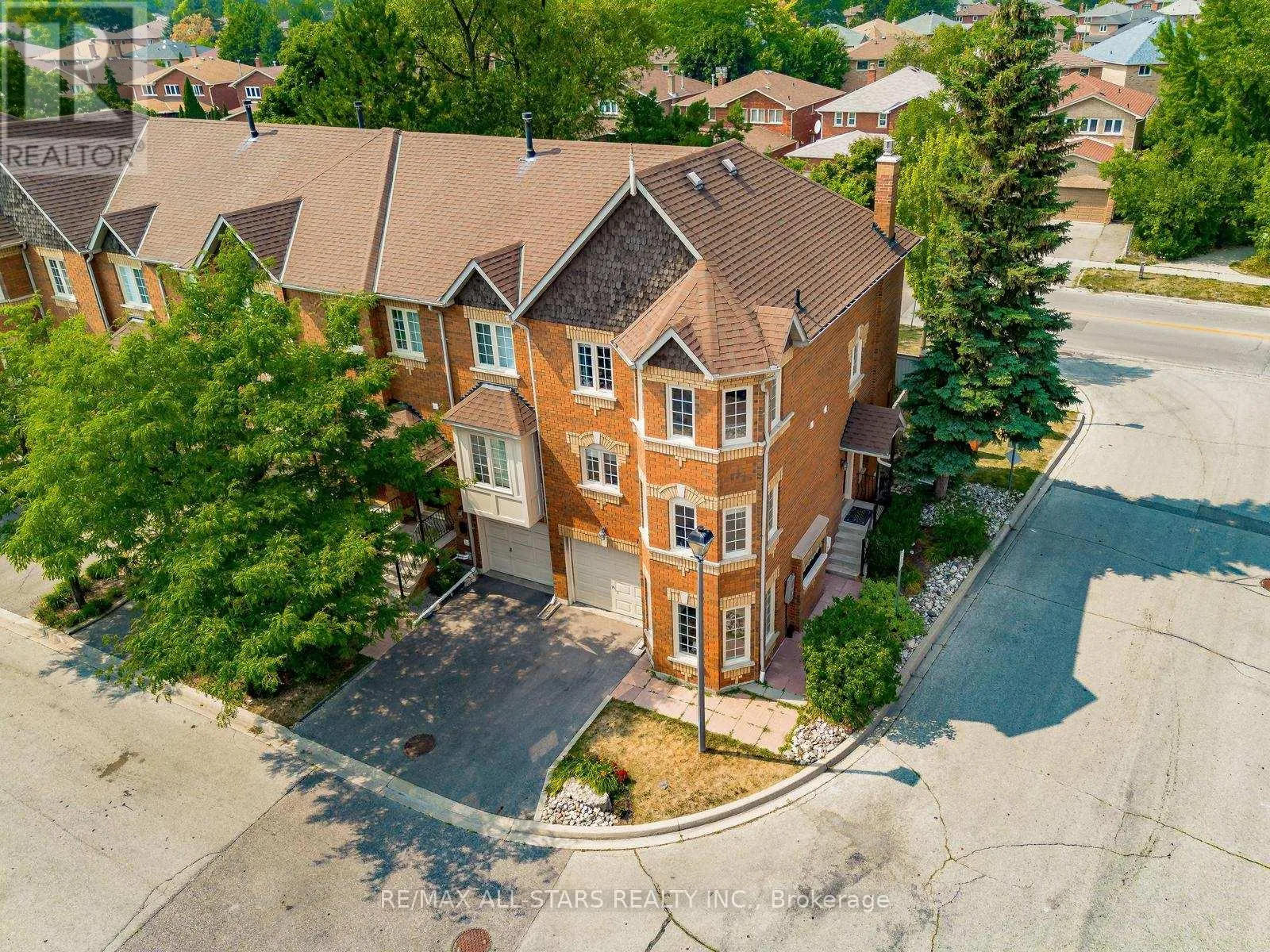 10 - 95 WELDRICK ROAD E