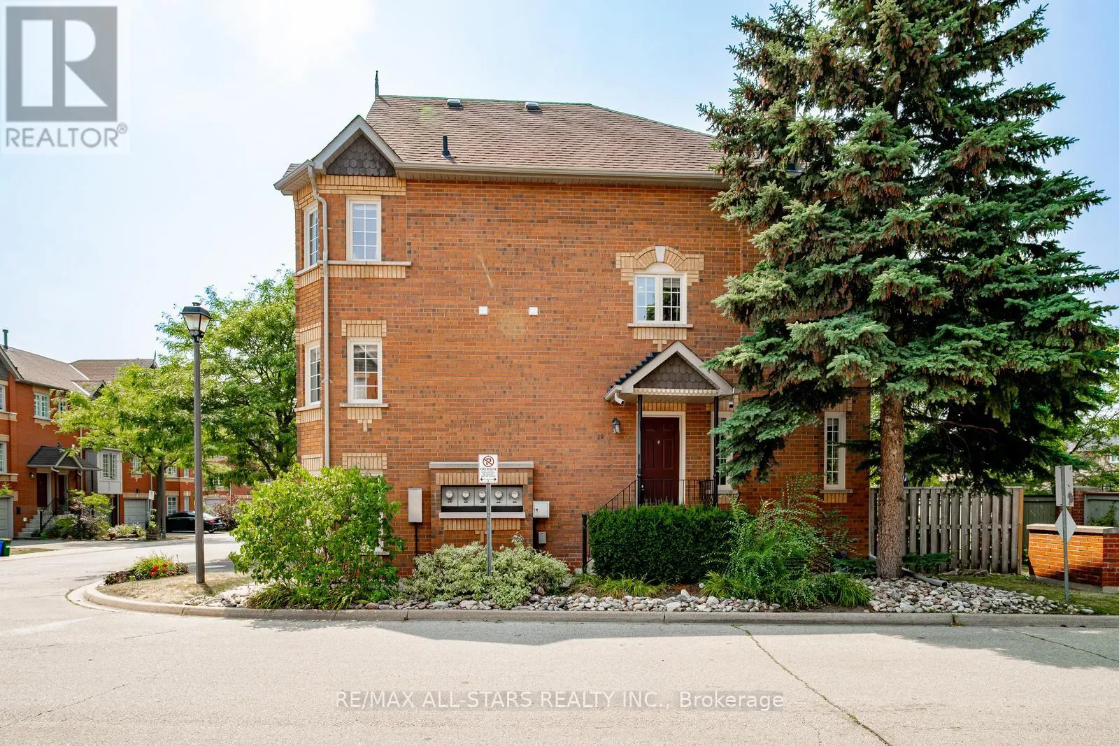 10 - 95 WELDRICK ROAD E