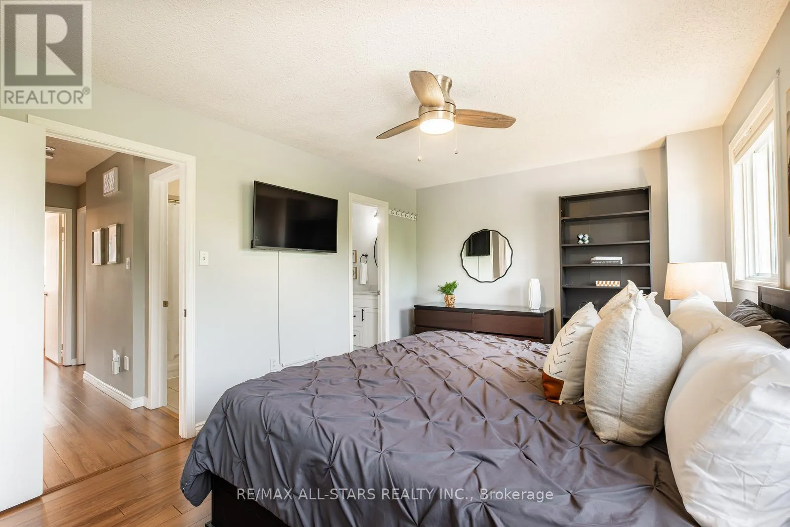 10 - 95 WELDRICK ROAD E