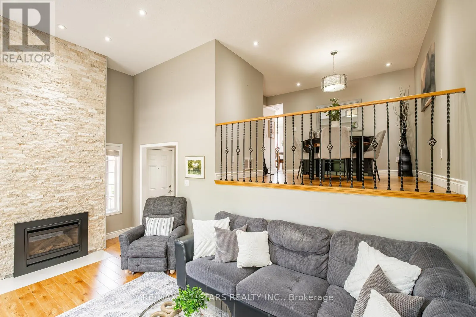 10 - 95 WELDRICK ROAD E