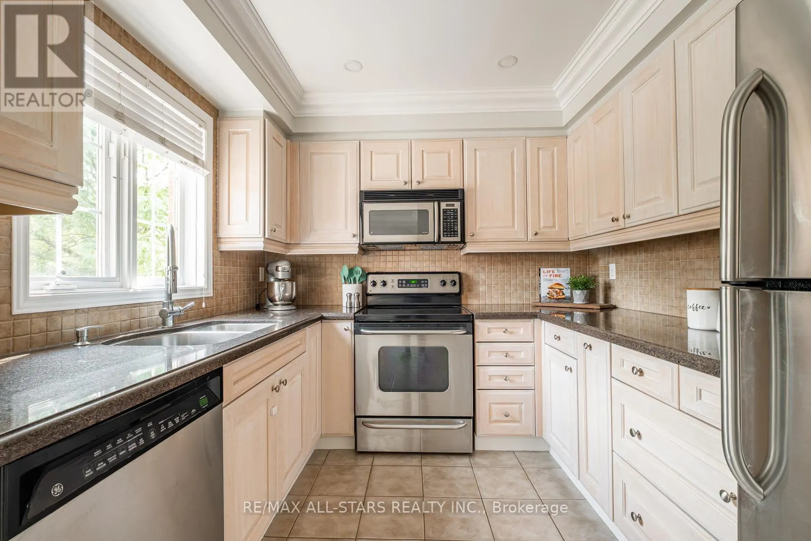 10 - 95 WELDRICK ROAD E