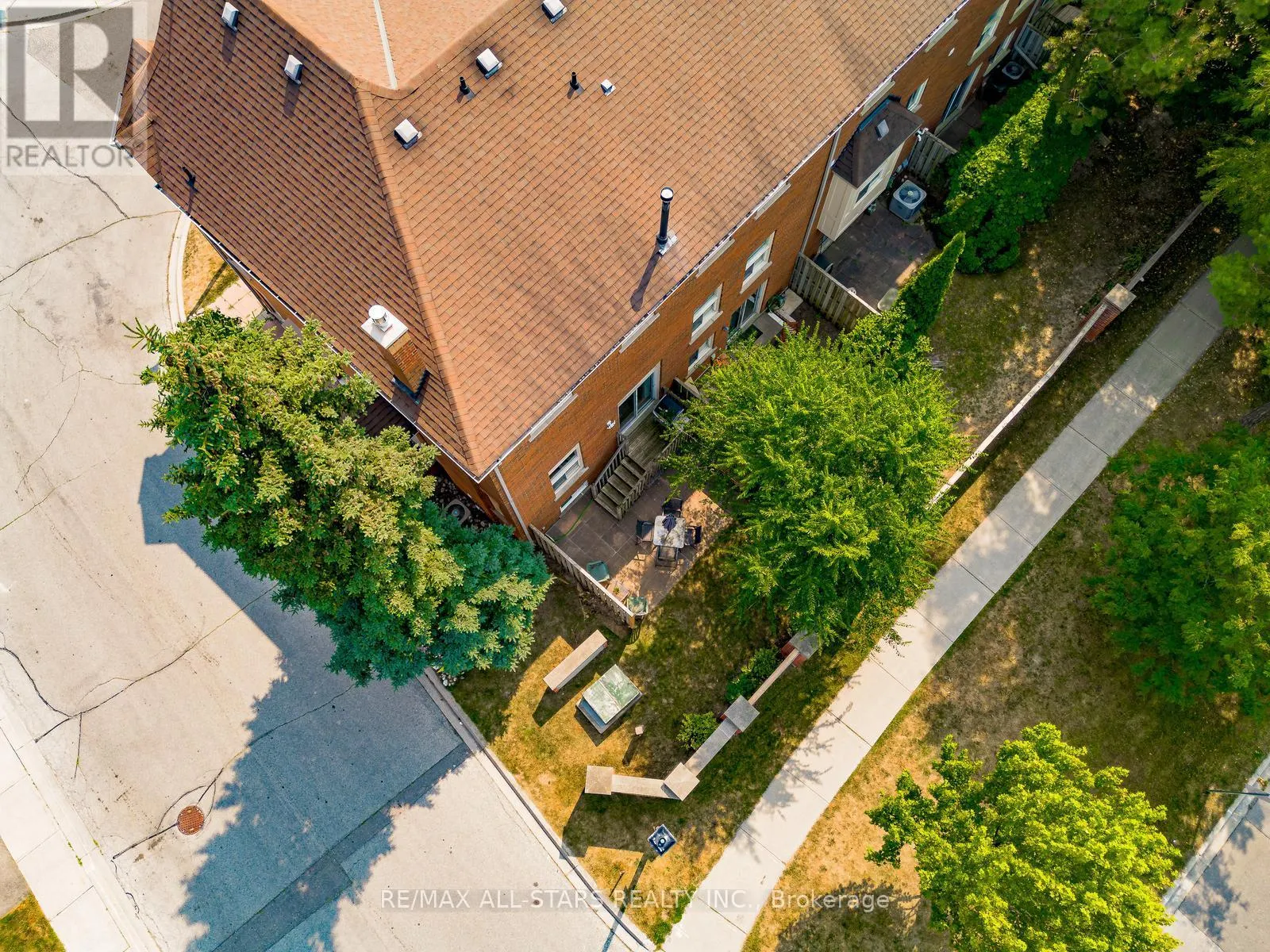 10 - 95 WELDRICK ROAD E