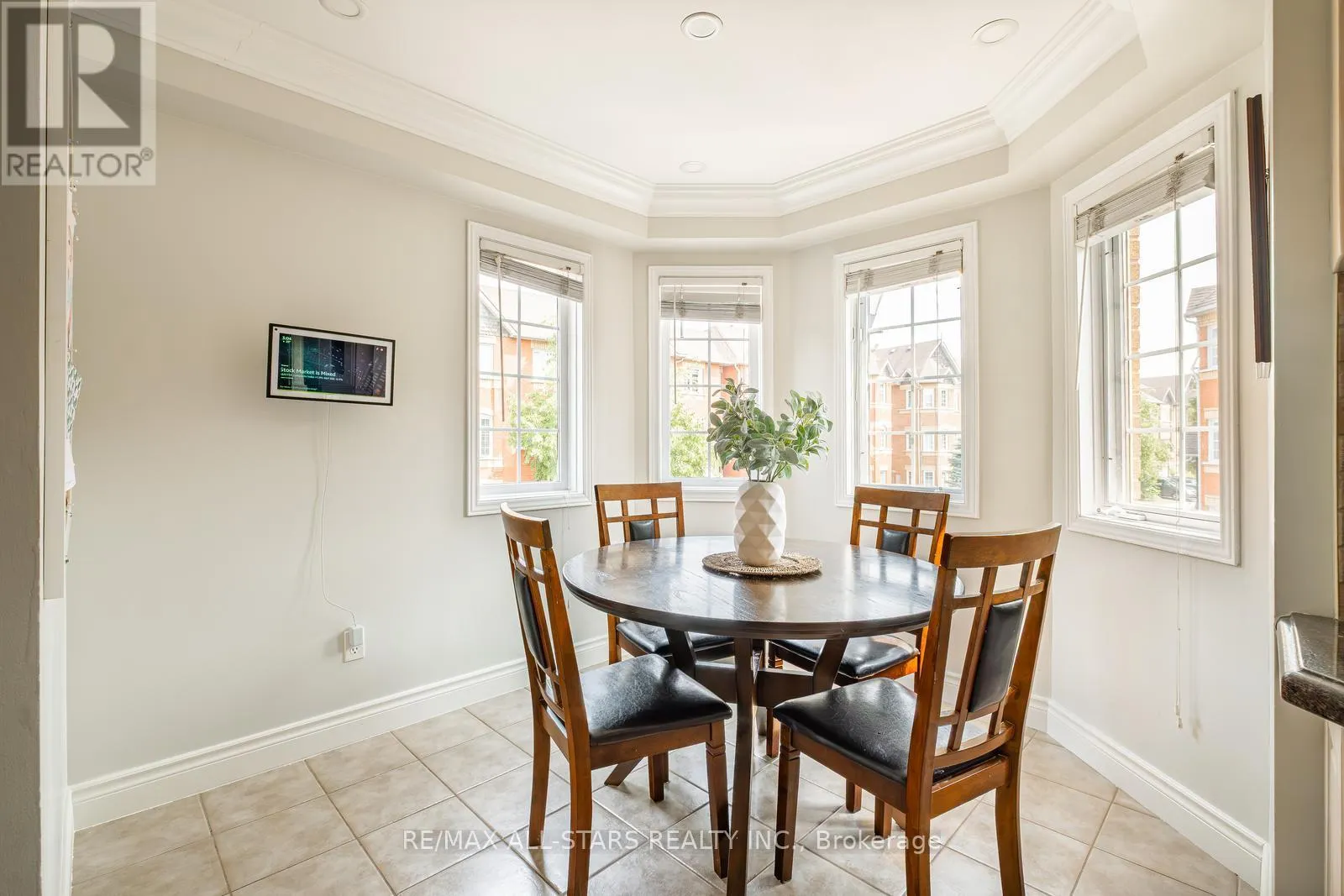 10 - 95 WELDRICK ROAD E