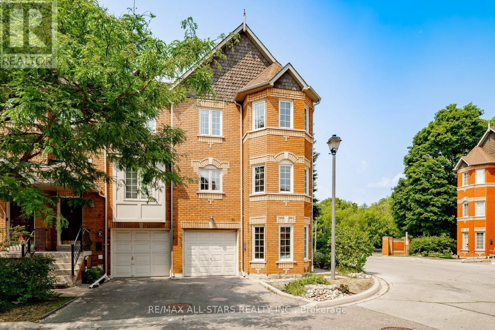 10 - 95 WELDRICK ROAD E