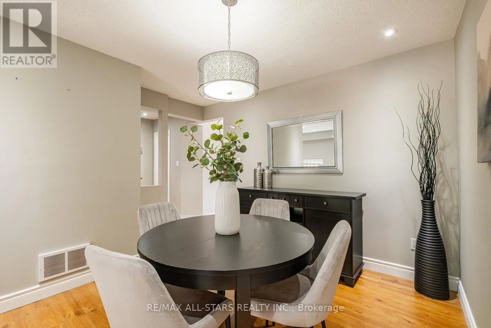 10 - 95 WELDRICK ROAD E