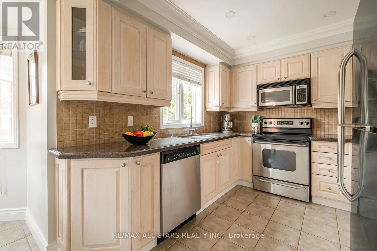 10 - 95 WELDRICK ROAD E