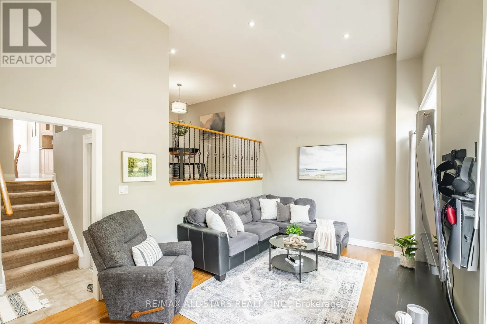 10 - 95 WELDRICK ROAD E