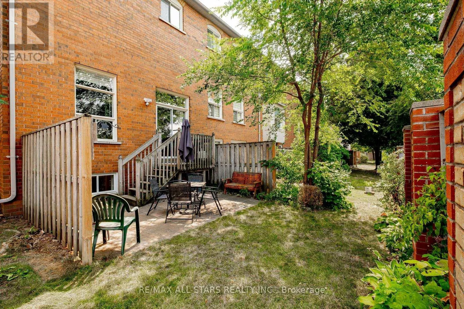 10 - 95 WELDRICK ROAD E