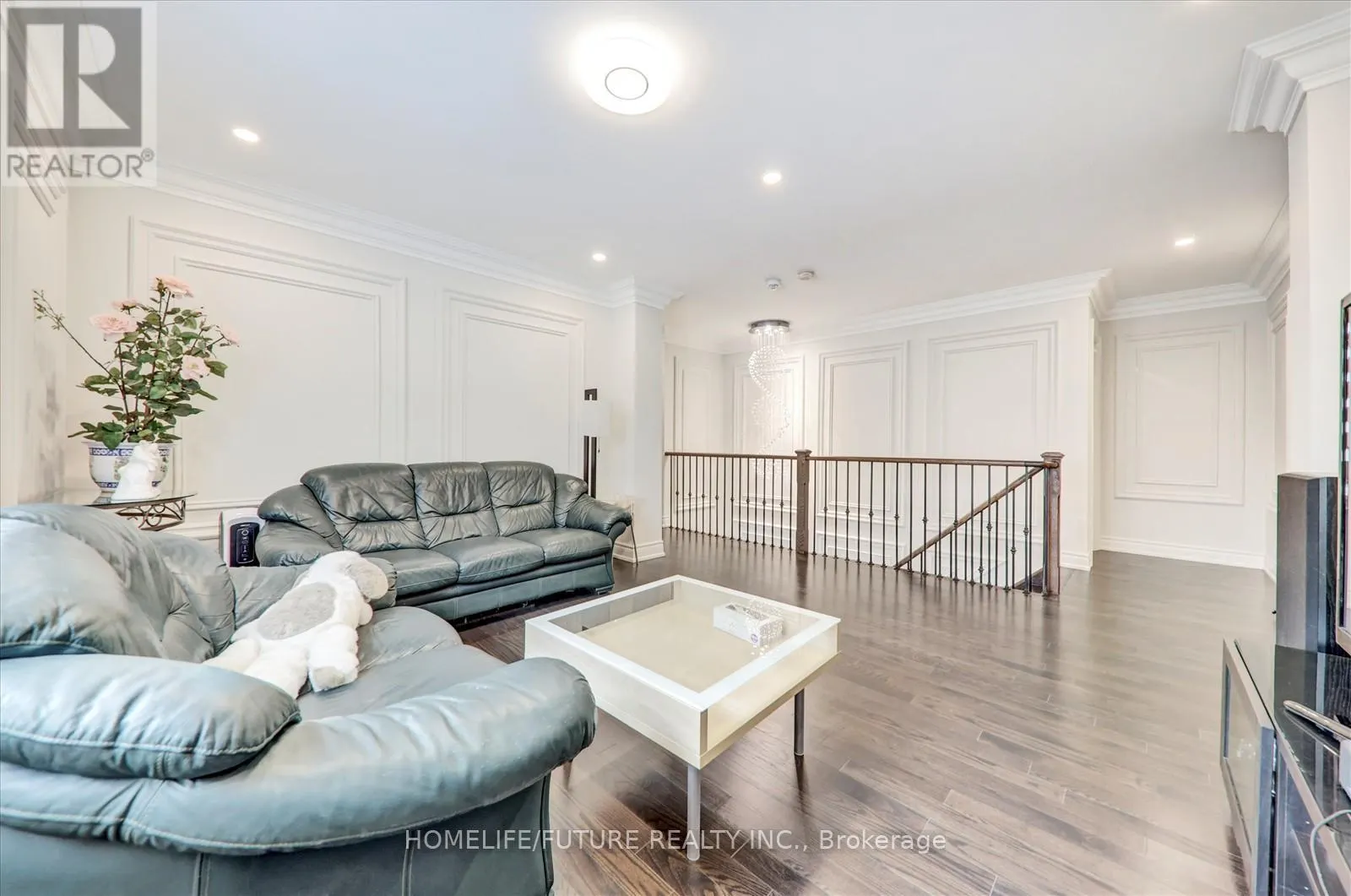 104 HOLLAND VISTA STREET