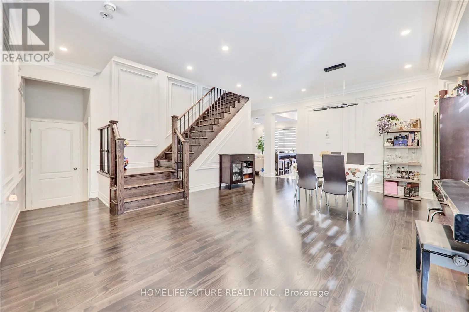 104 HOLLAND VISTA STREET