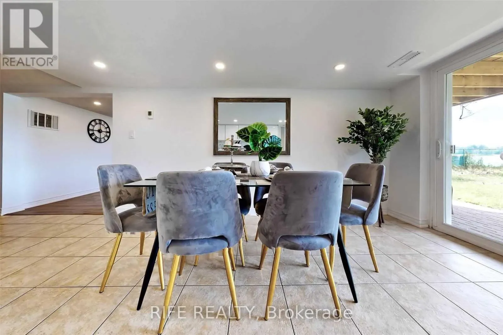 41 CONNOR DRIVE