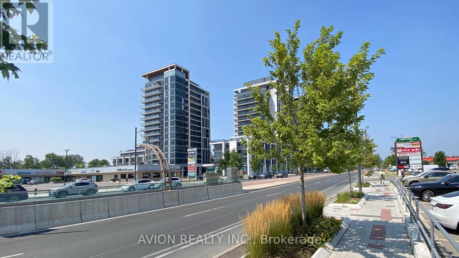 315 - 9618 YONGE STREET