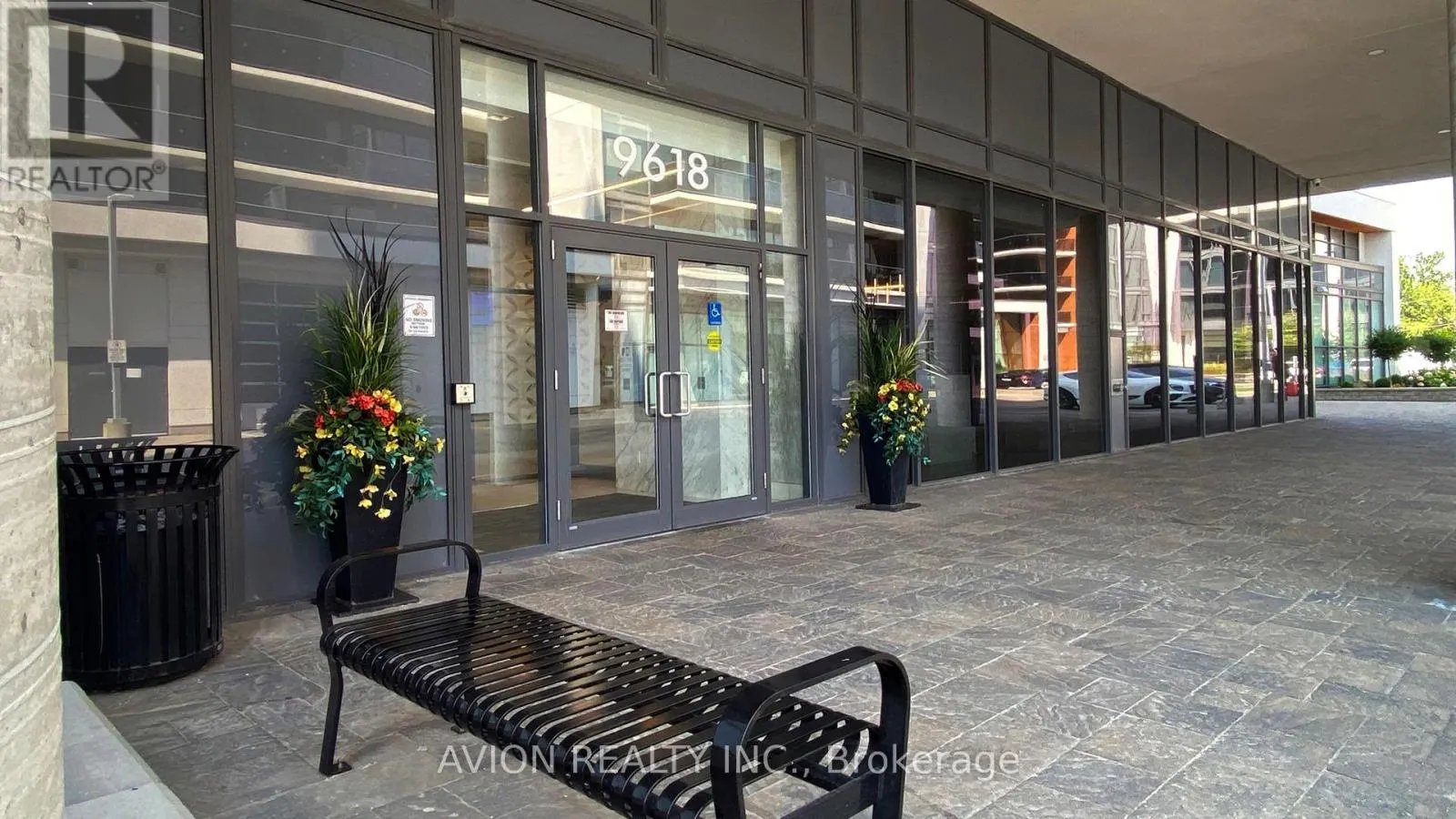 315 - 9618 YONGE STREET