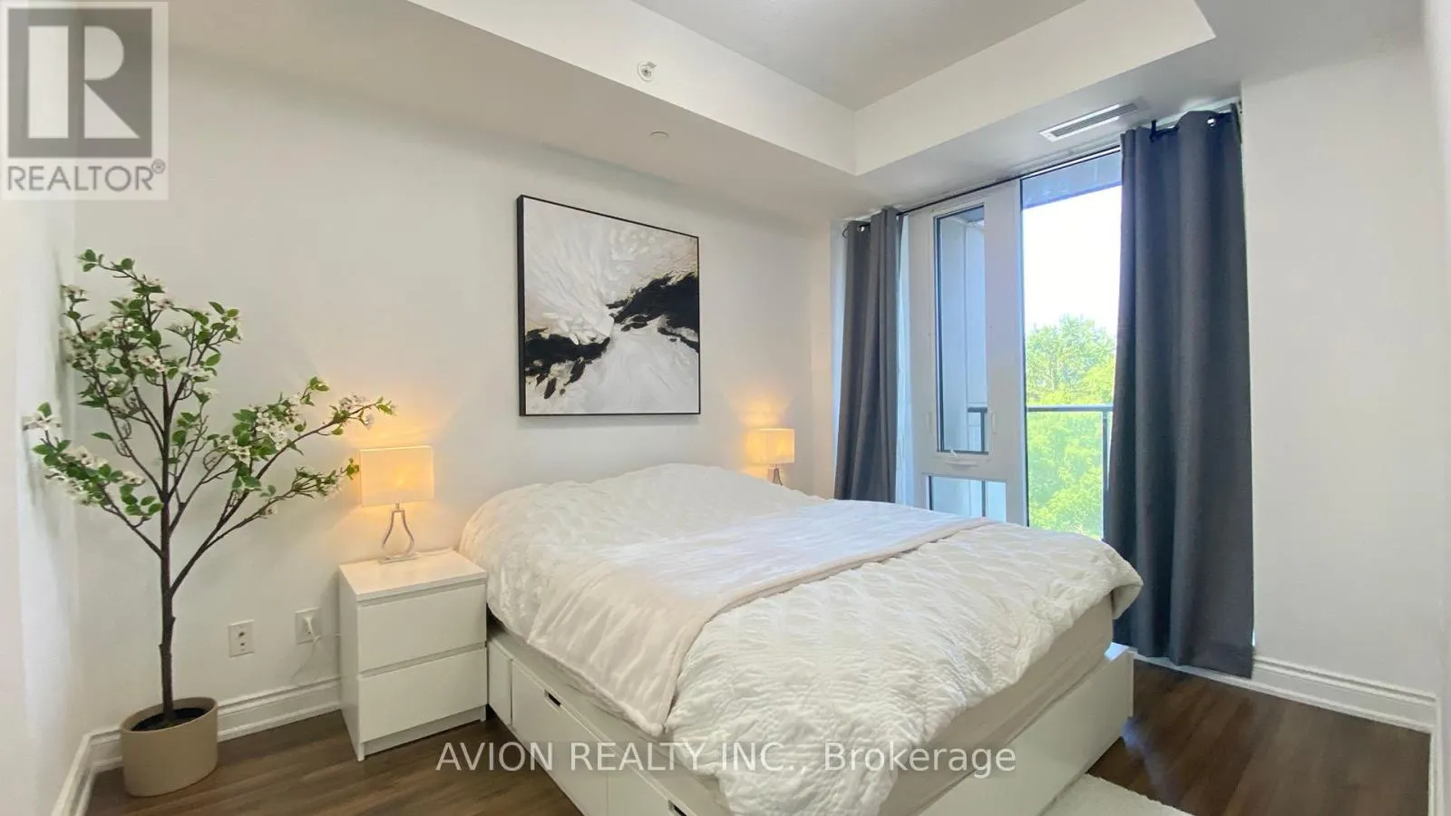 315 - 9618 YONGE STREET
