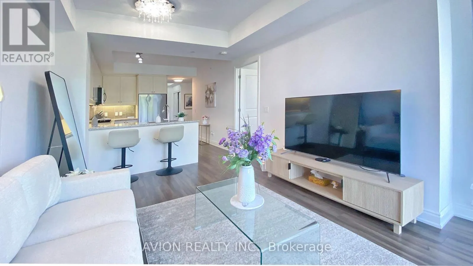 315 - 9618 YONGE STREET