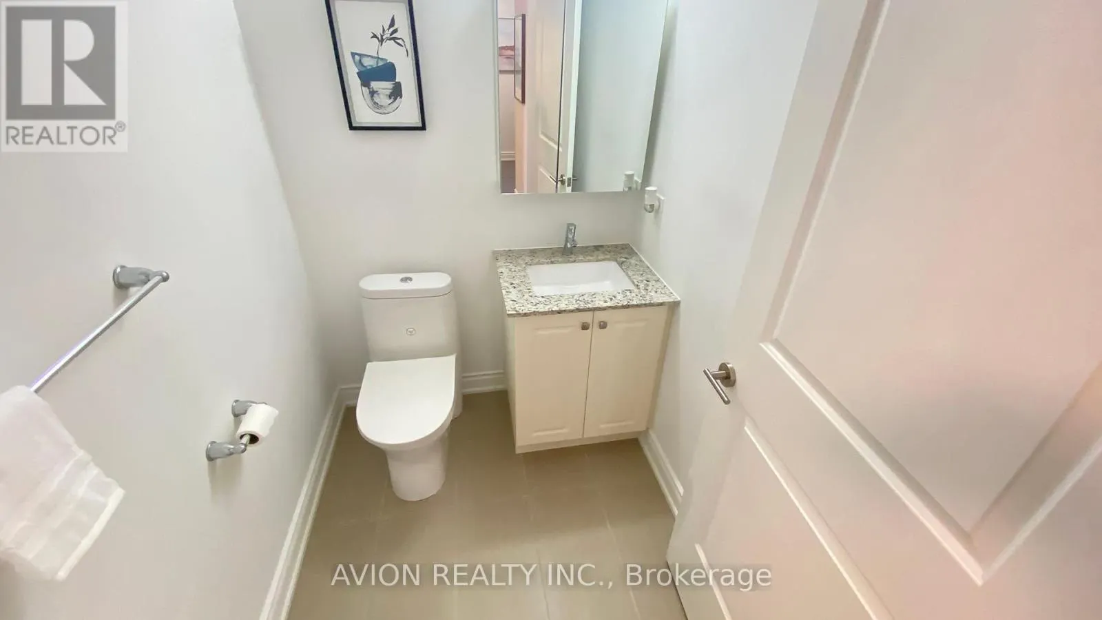 315 - 9618 YONGE STREET