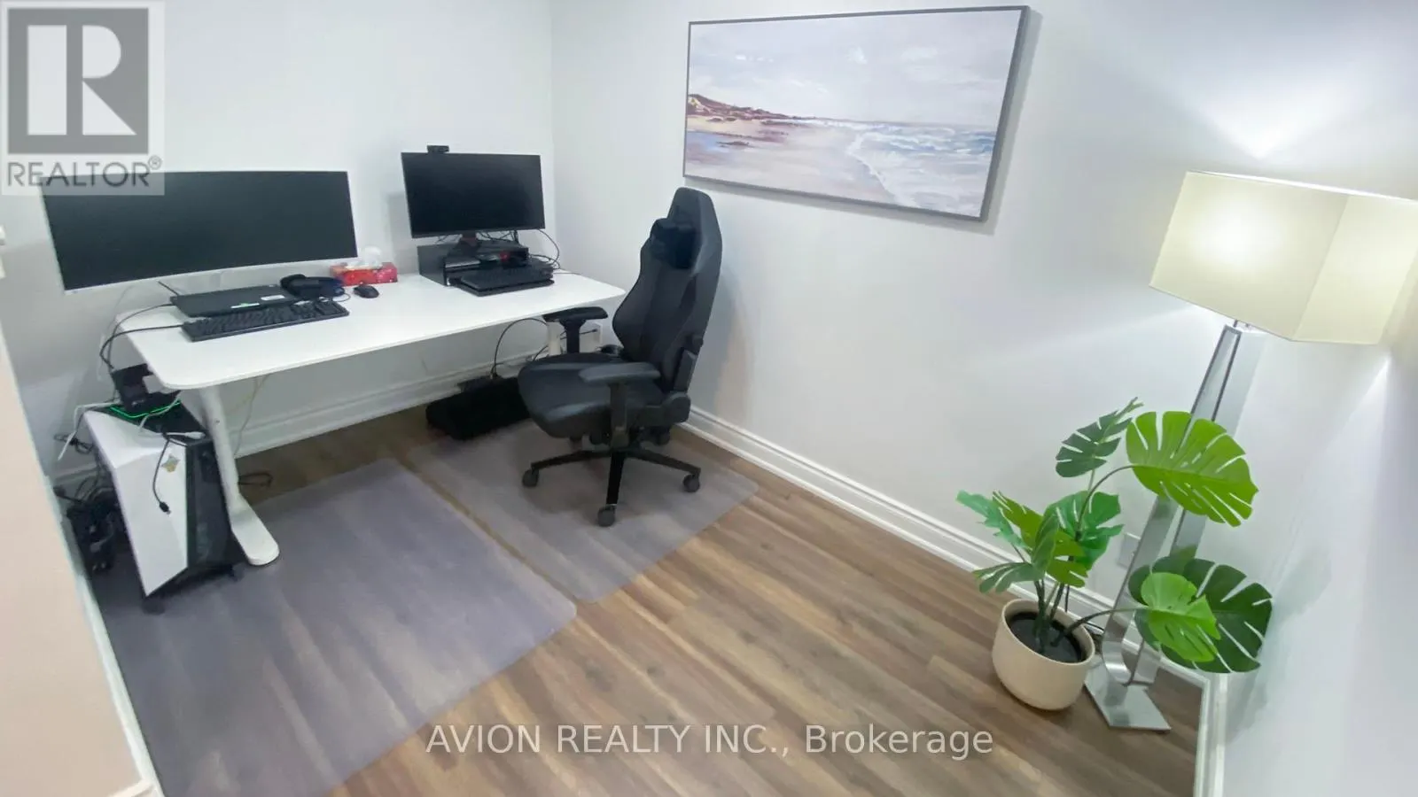 315 - 9618 YONGE STREET