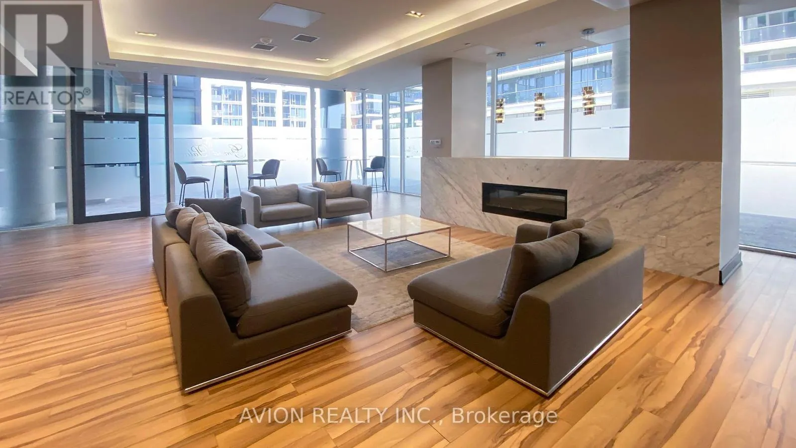 315 - 9618 YONGE STREET