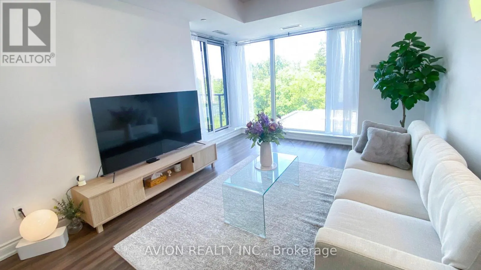 315 - 9618 YONGE STREET