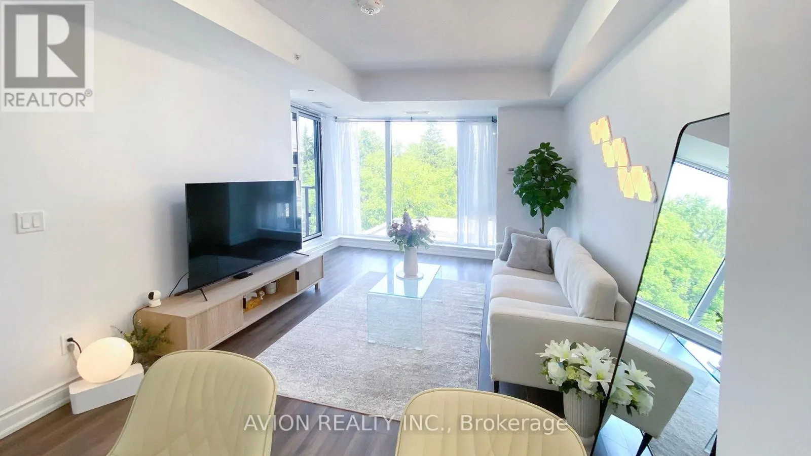 315 - 9618 YONGE STREET