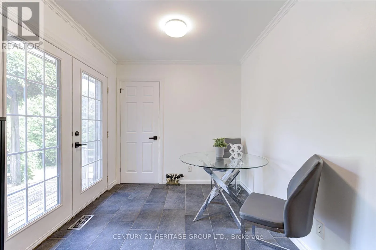 10 BACHLY CRESCENT