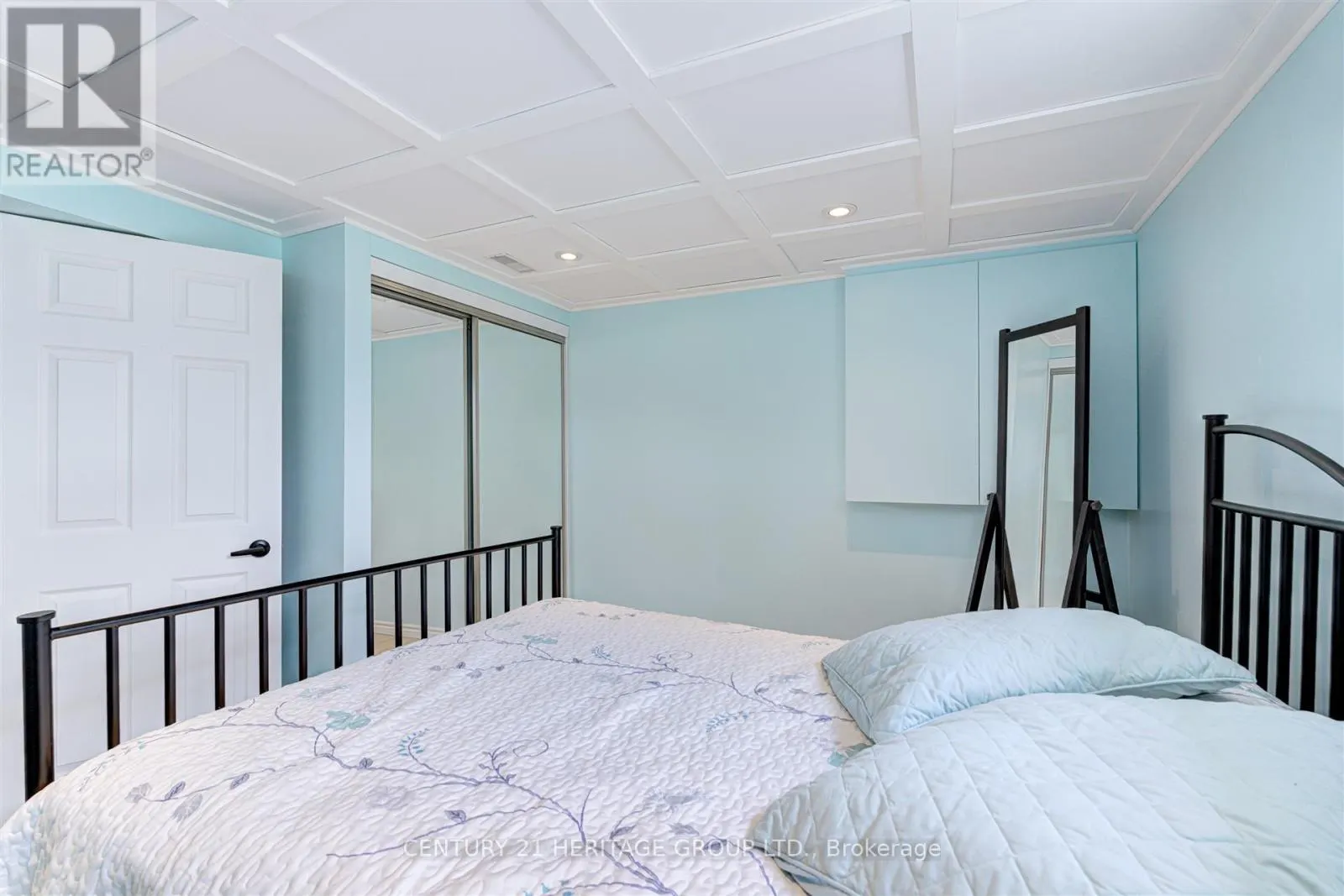 10 BACHLY CRESCENT