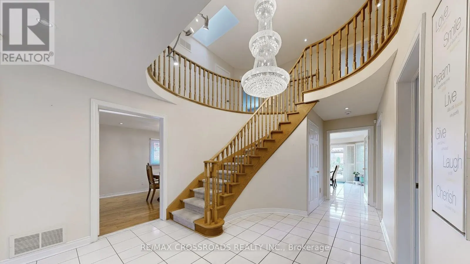 24 EDINBURGH DRIVE