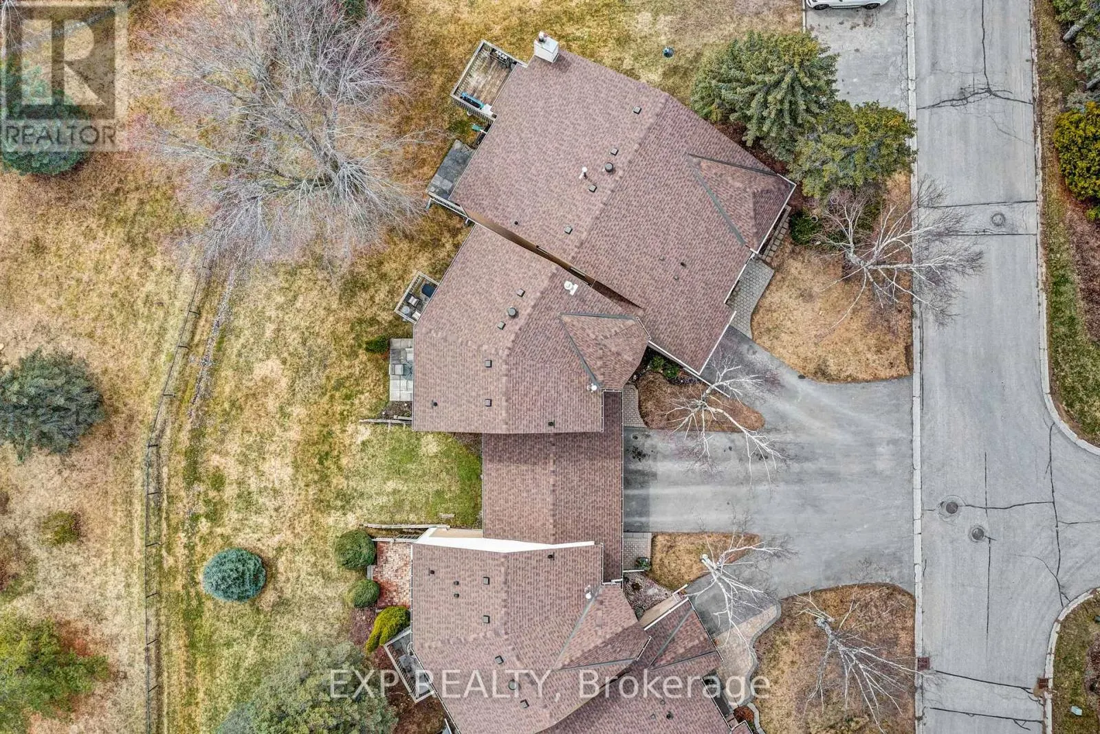 6 - 6 ADAMS COURT