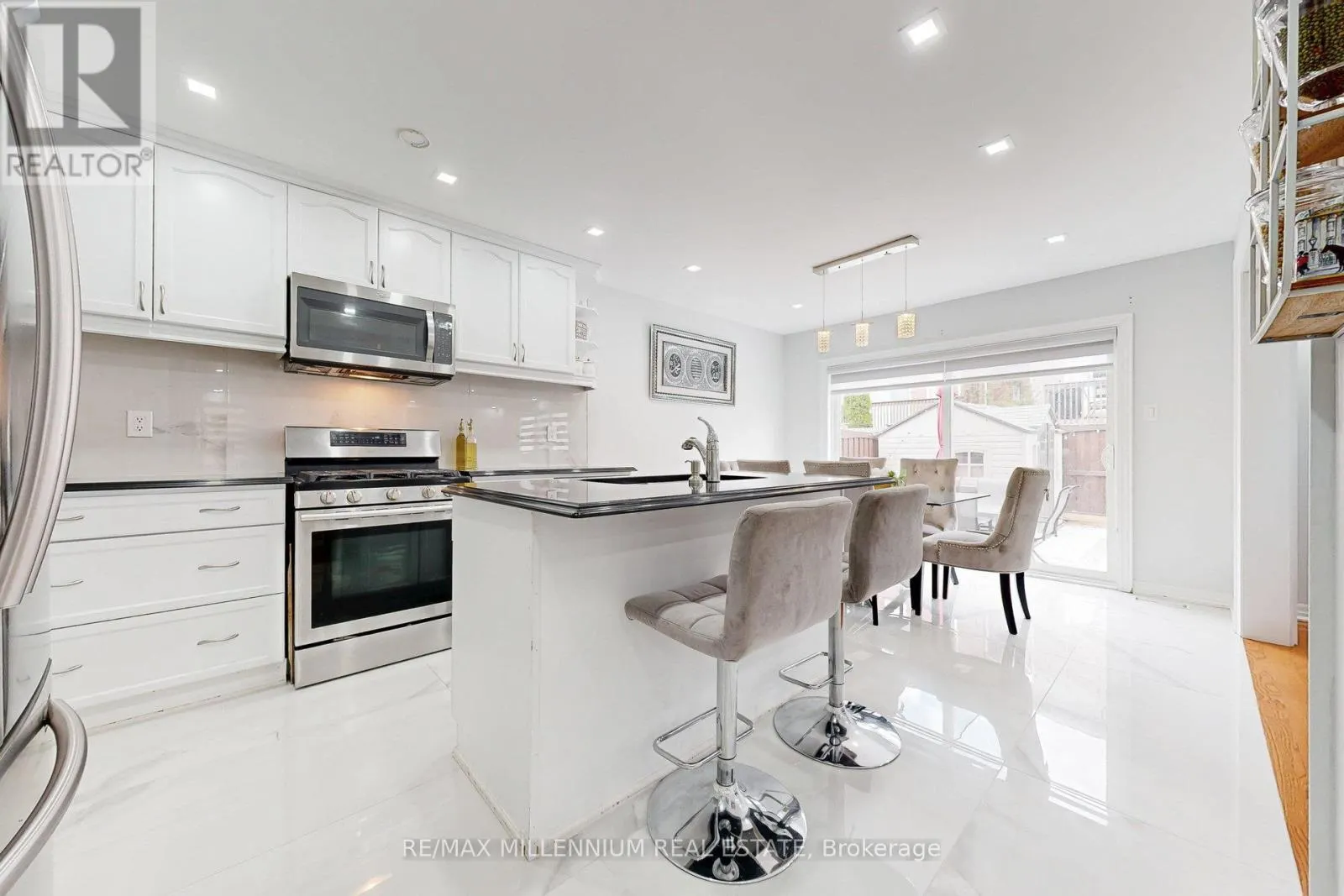 64 WILLIAMSON FAMILY HOLLOW