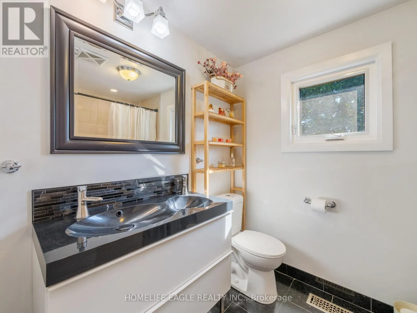 30 MOFFAT CRESCENT