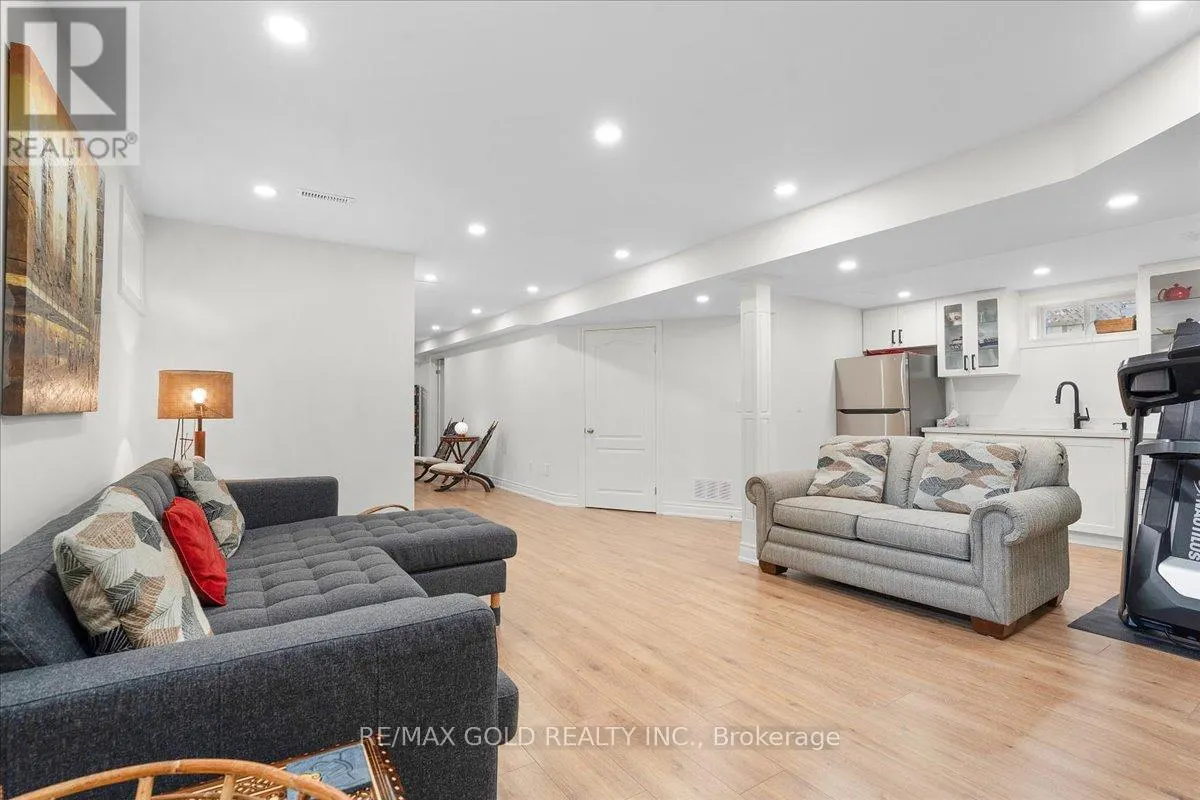 9 RED ROCK DRIVE
