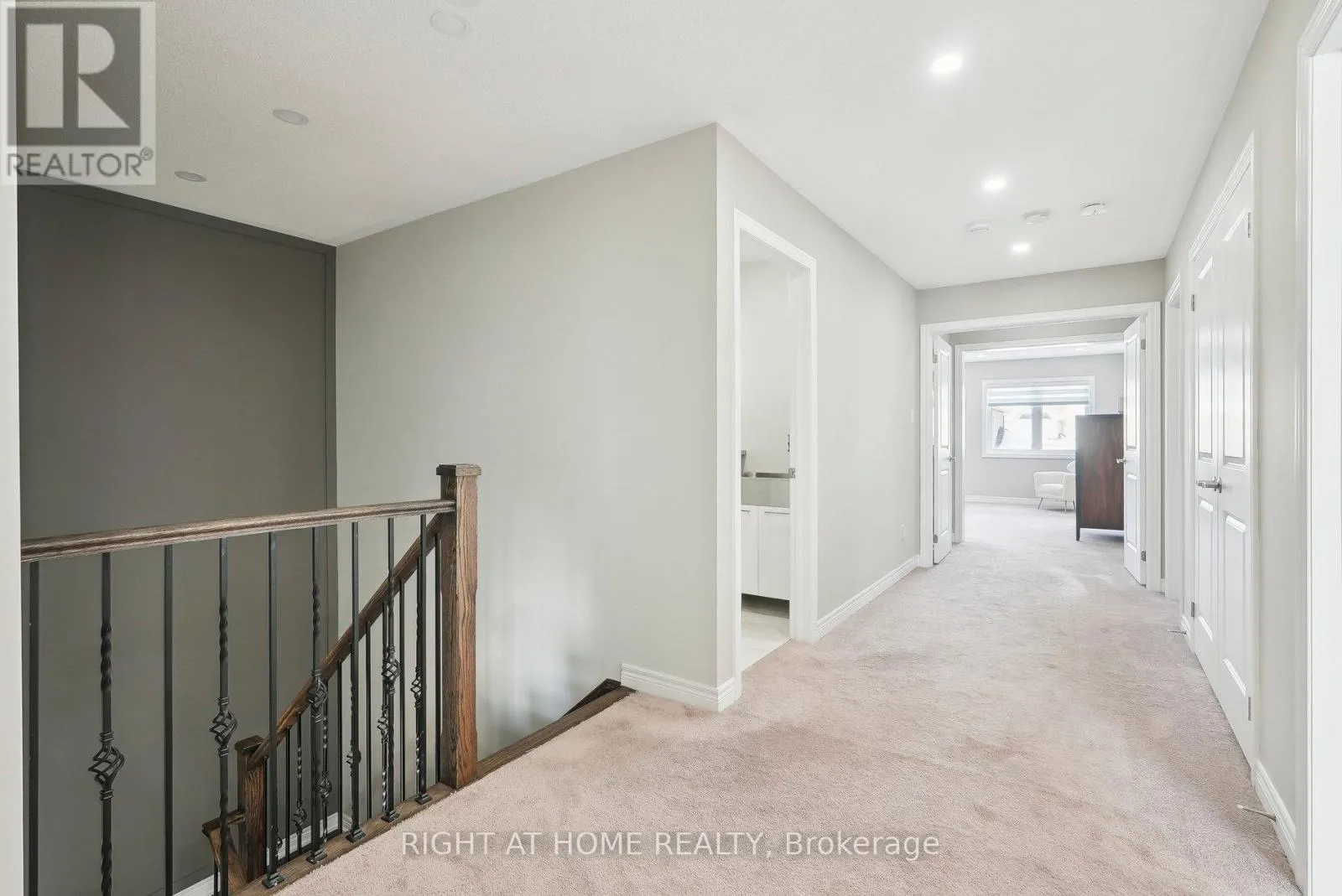 944 LARTER STREET
