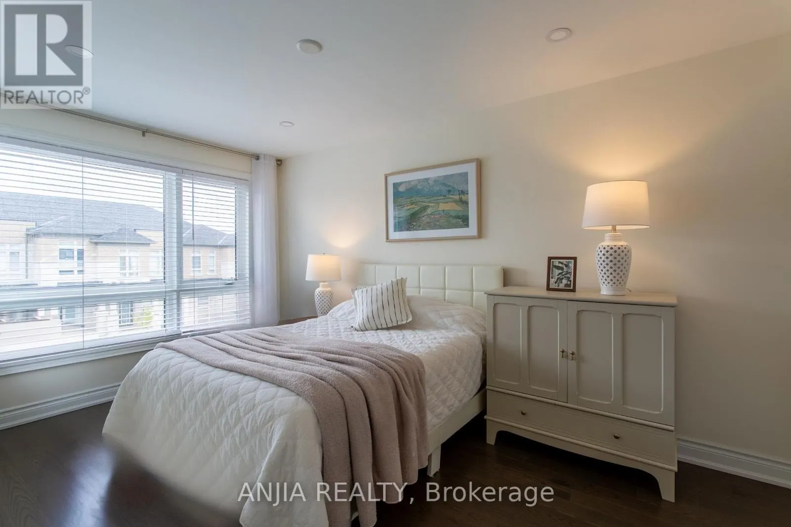 9 MACE AVENUE