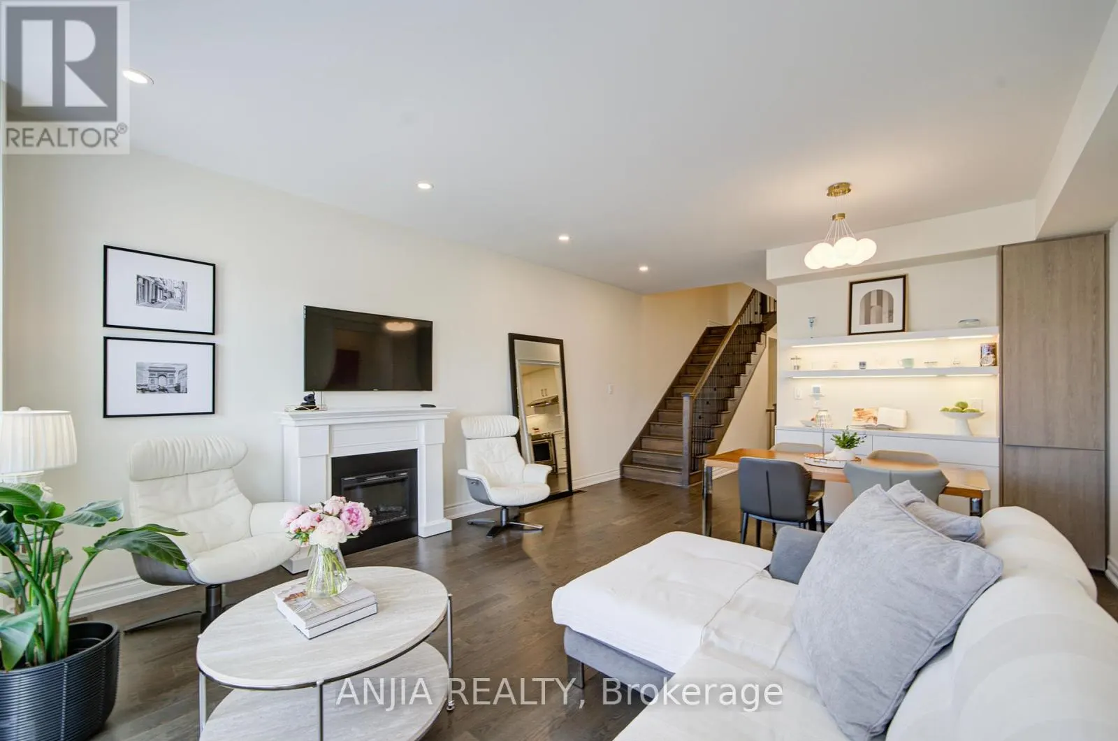 9 MACE AVENUE