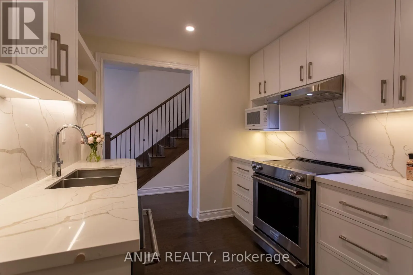 9 MACE AVENUE