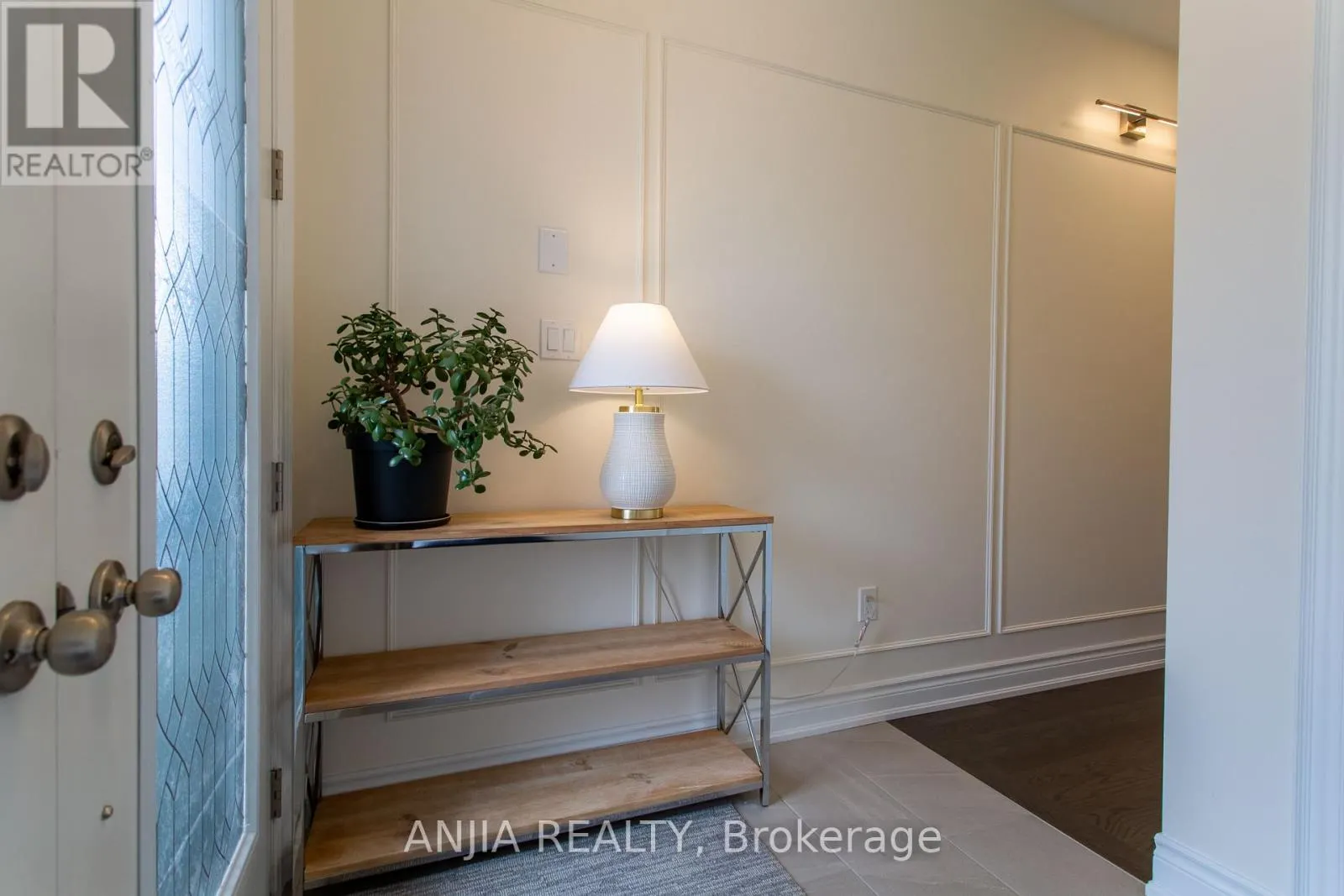 9 MACE AVENUE