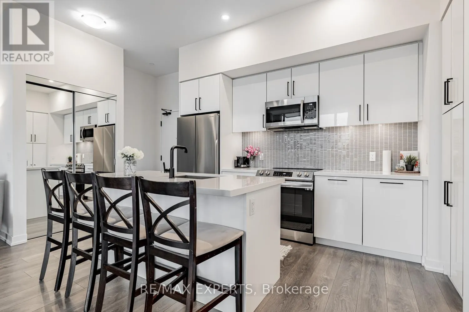 105 - 415 SEA RAY AVENUE
