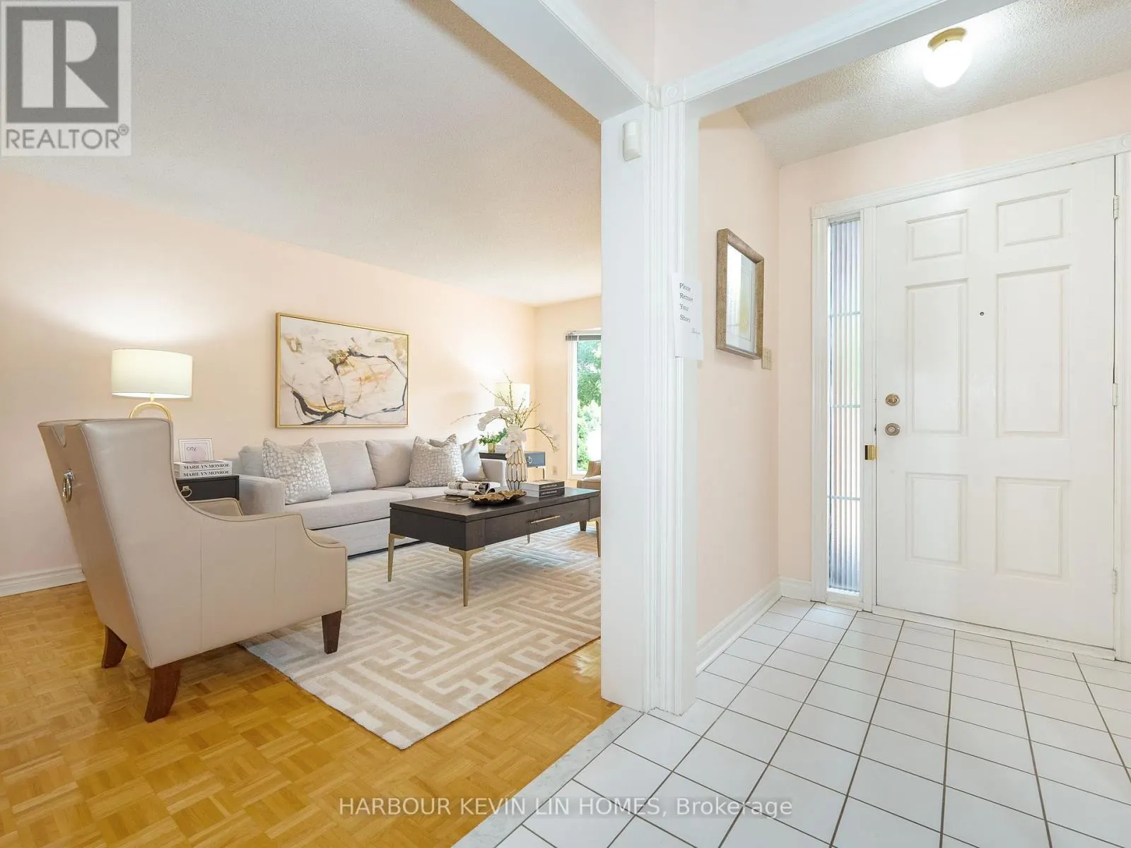 35 LYNNGROVE CRESCENT