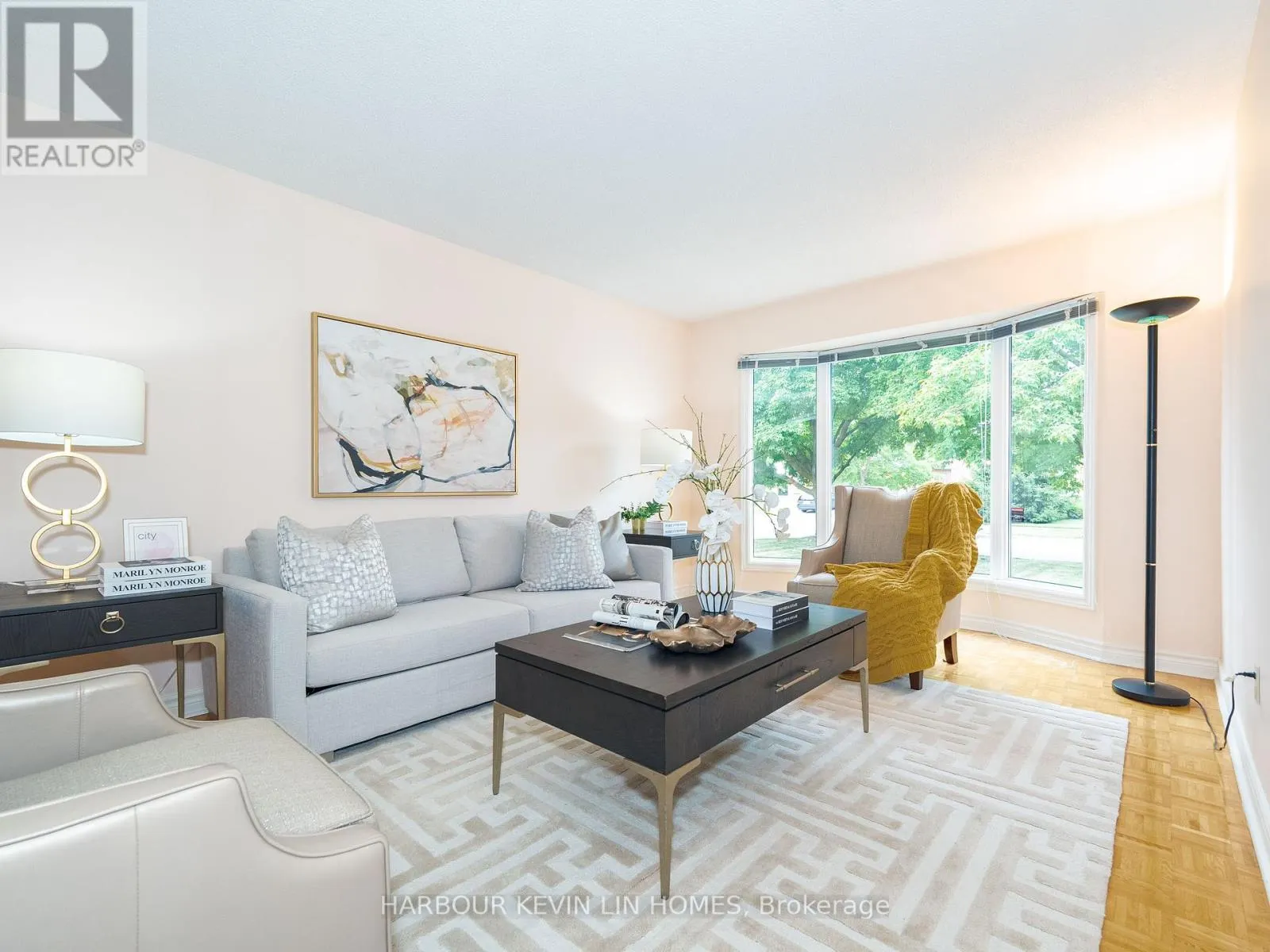 35 LYNNGROVE CRESCENT