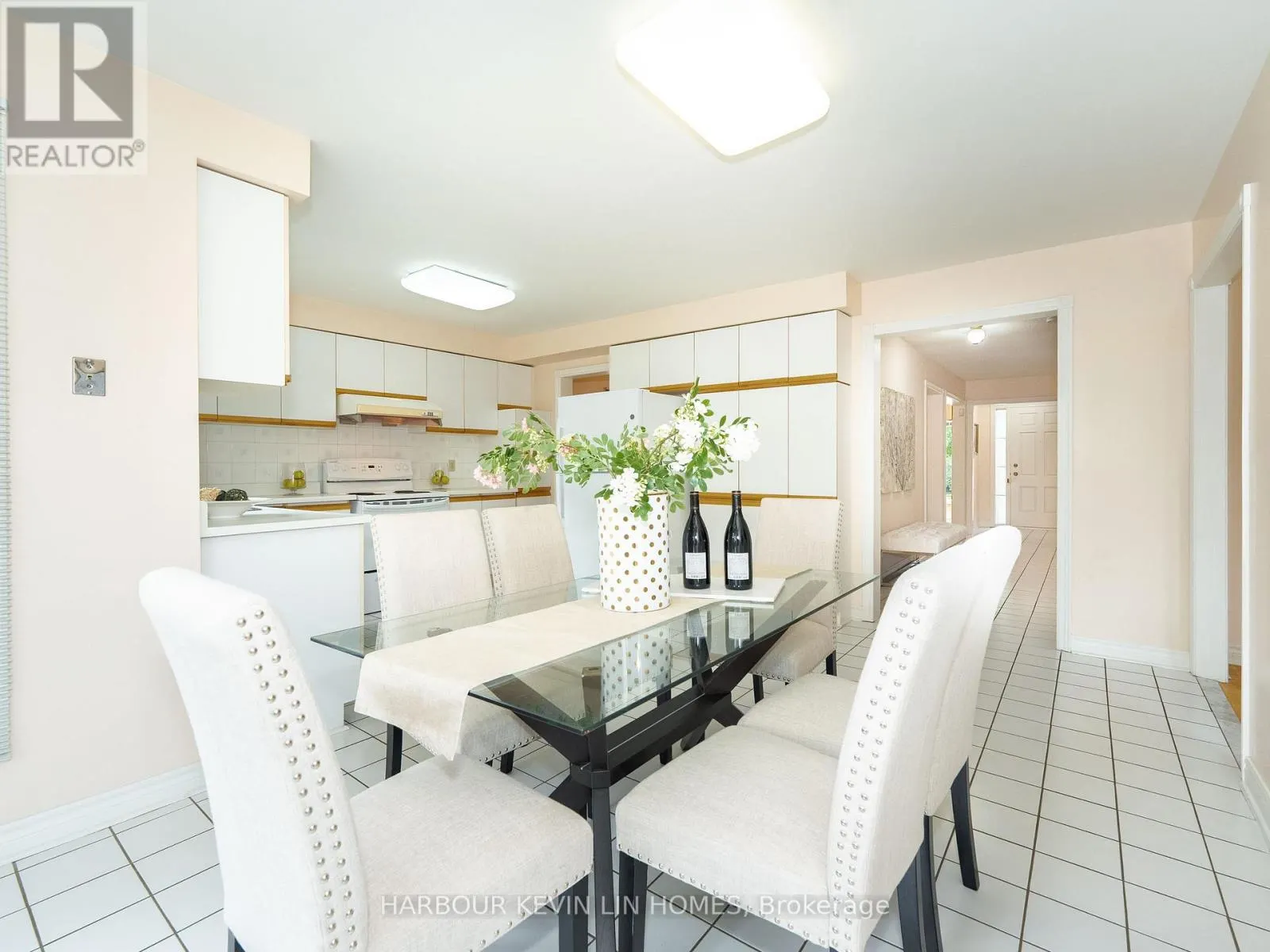35 LYNNGROVE CRESCENT