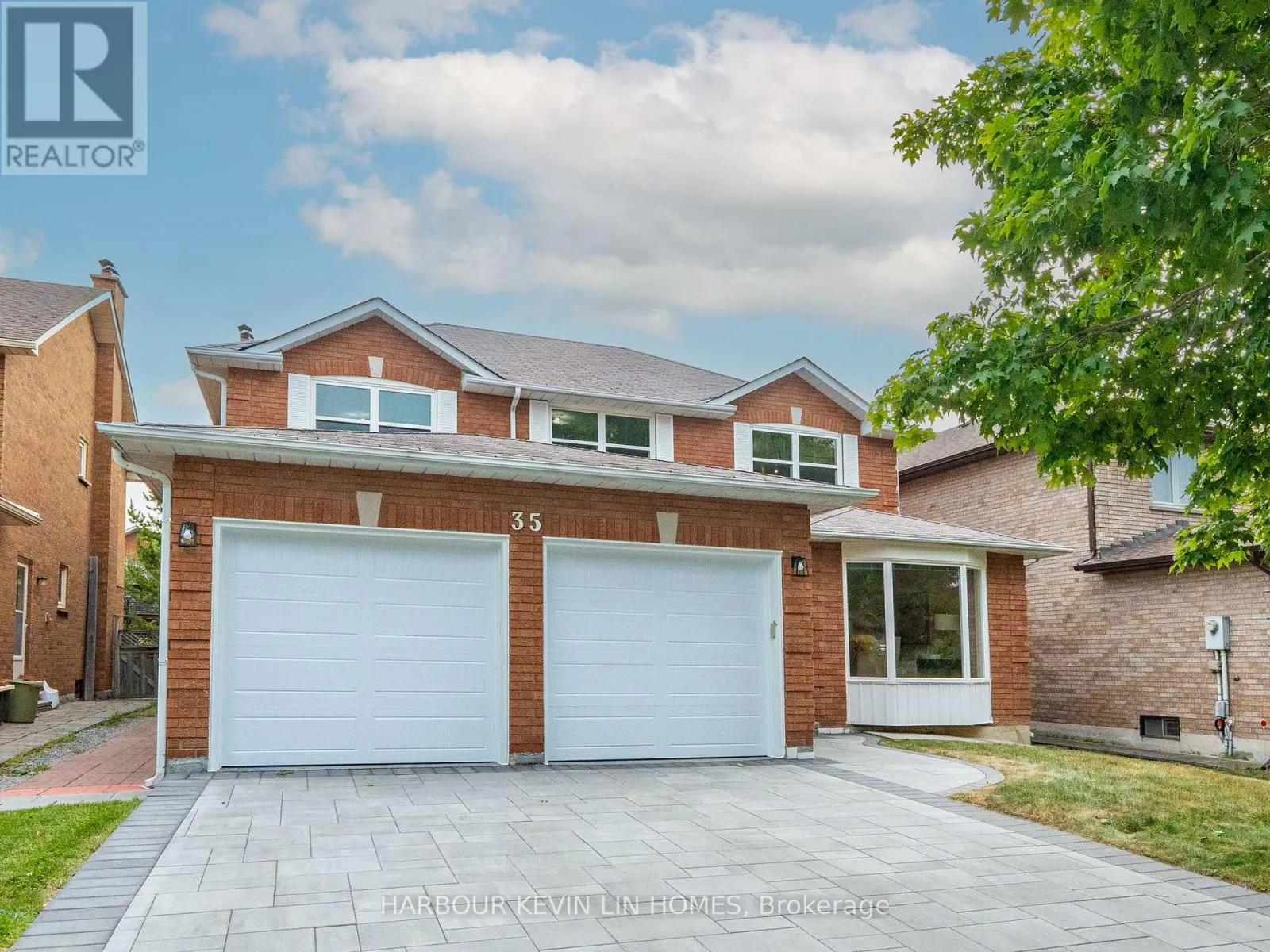 35 LYNNGROVE CRESCENT