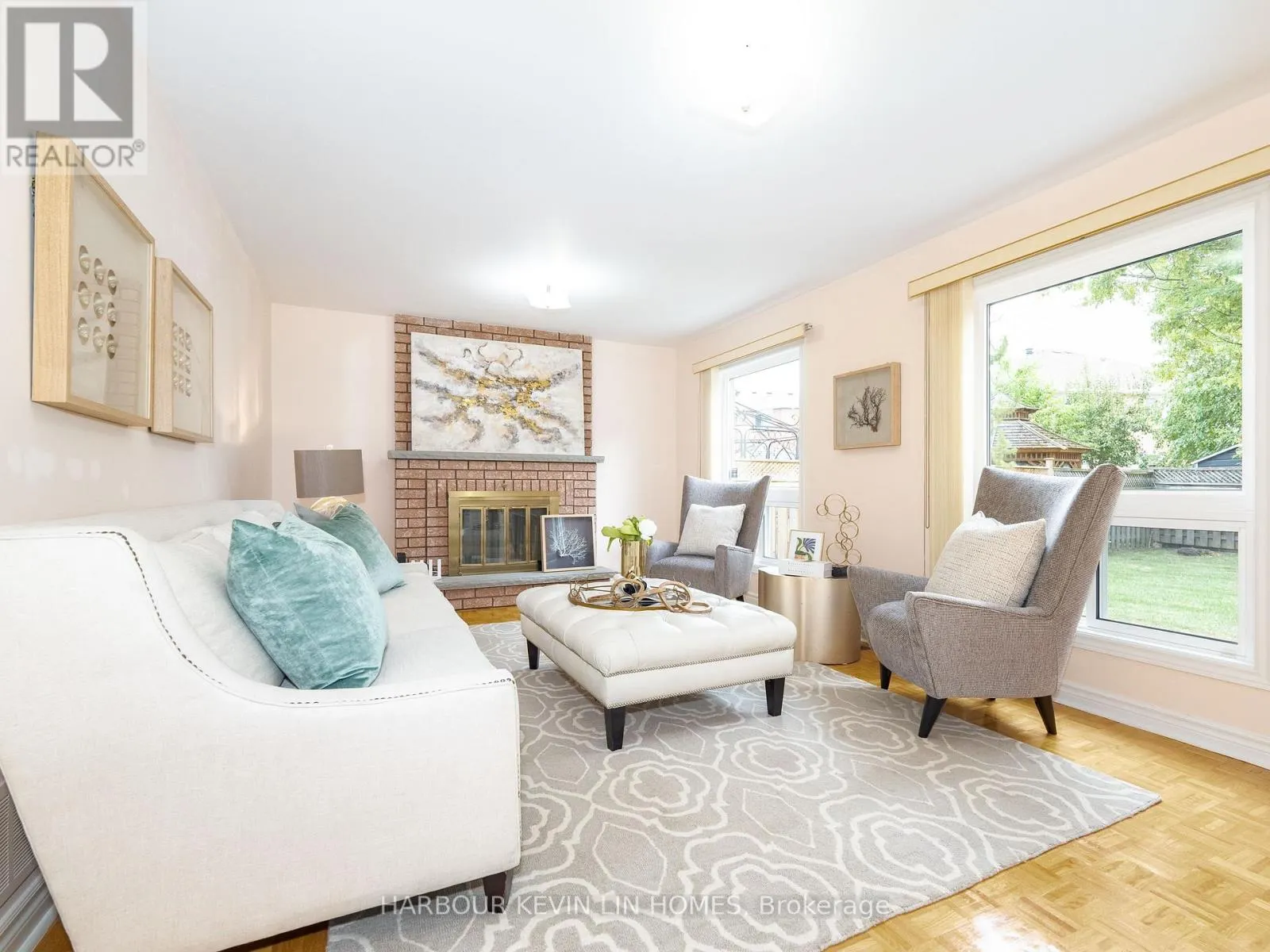 35 LYNNGROVE CRESCENT
