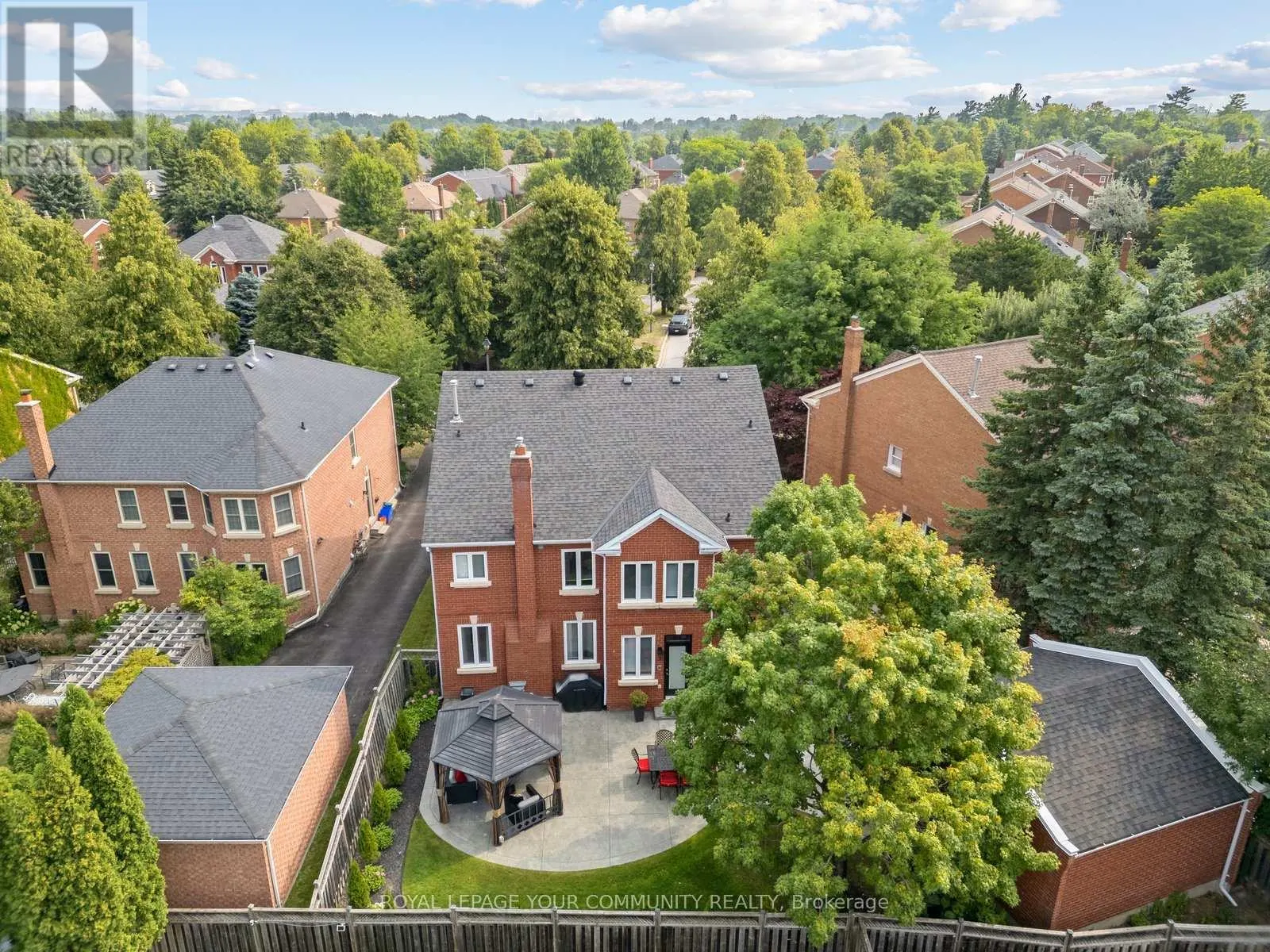 22 THEOBALDS CIRCLE