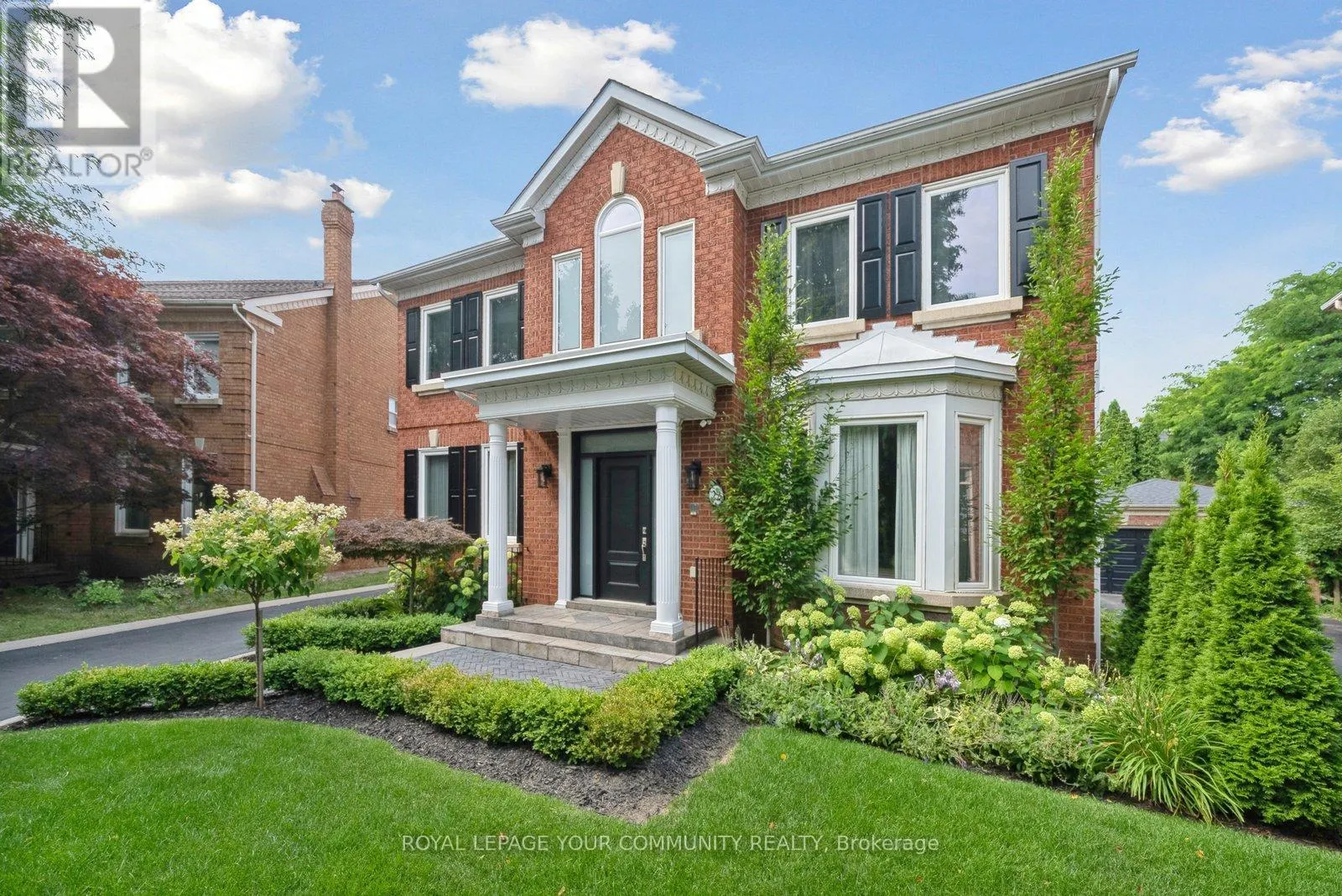 22 THEOBALDS CIRCLE