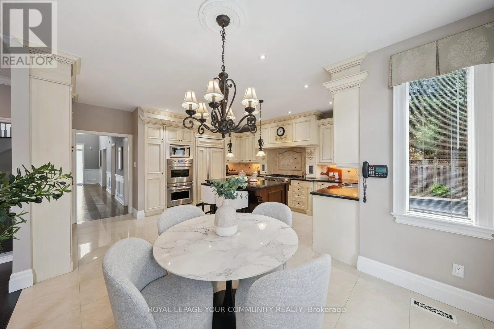 22 THEOBALDS CIRCLE