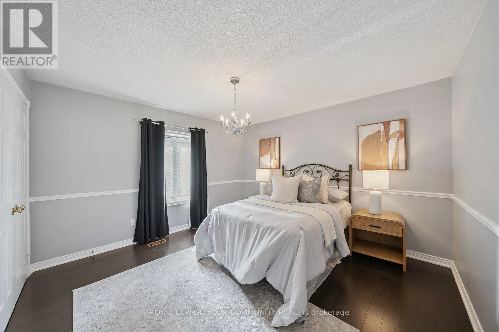 22 THEOBALDS CIRCLE
