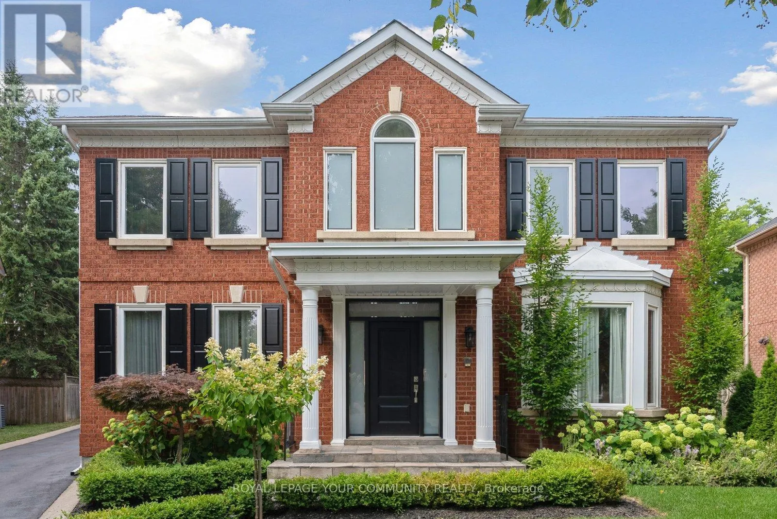22 THEOBALDS CIRCLE