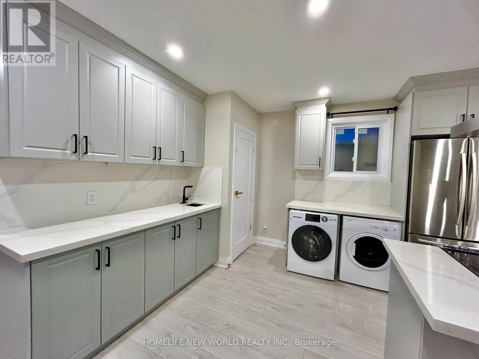261 SILVERBIRCH DRIVE