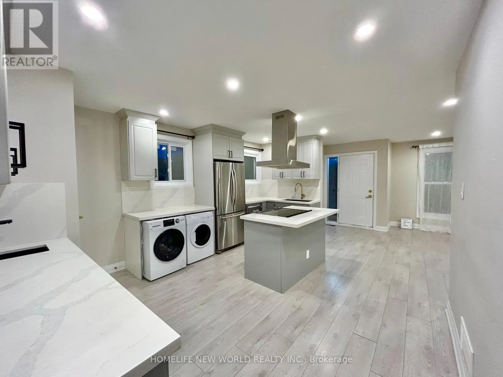 261 SILVERBIRCH DRIVE